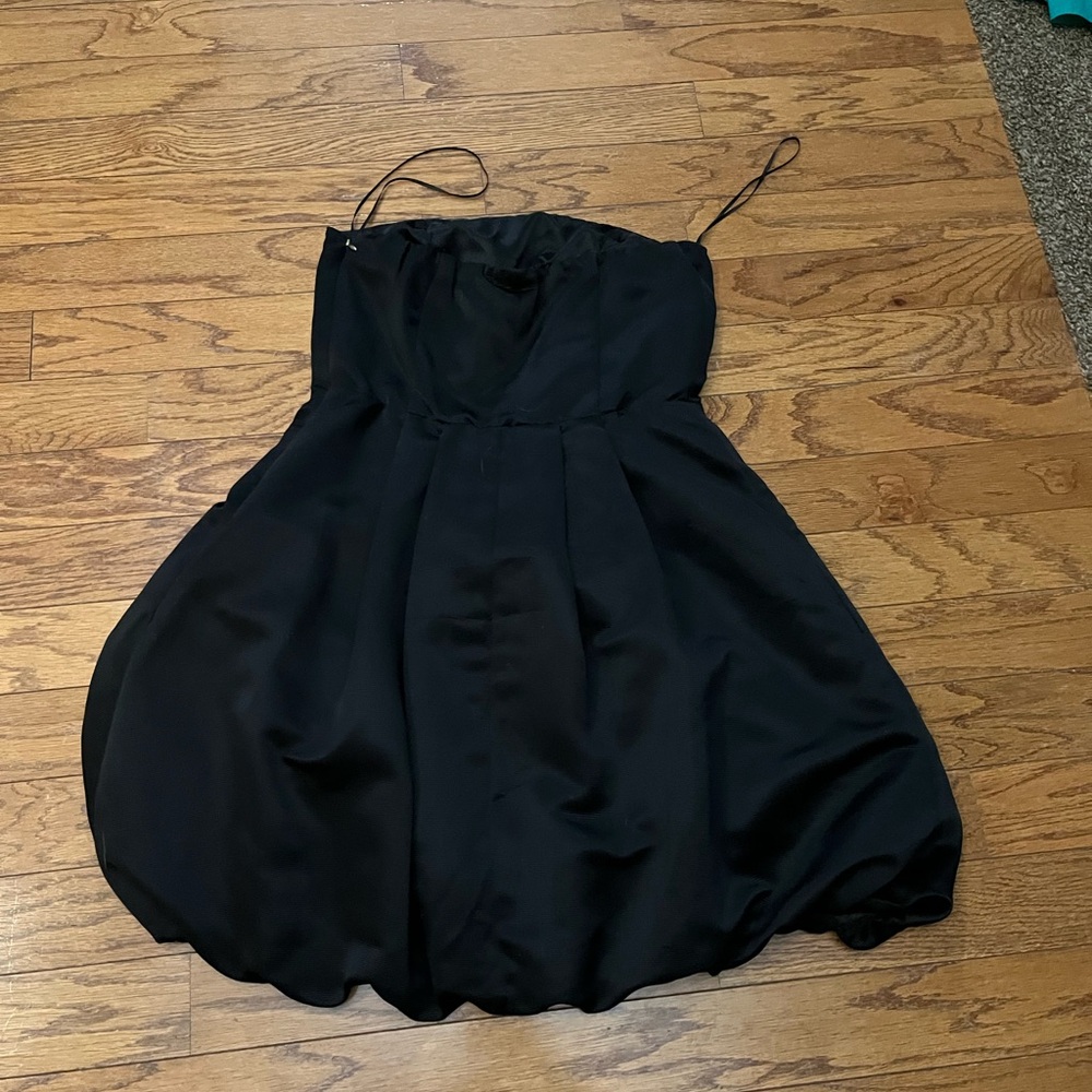 Express Dress - Picture 4 of 9